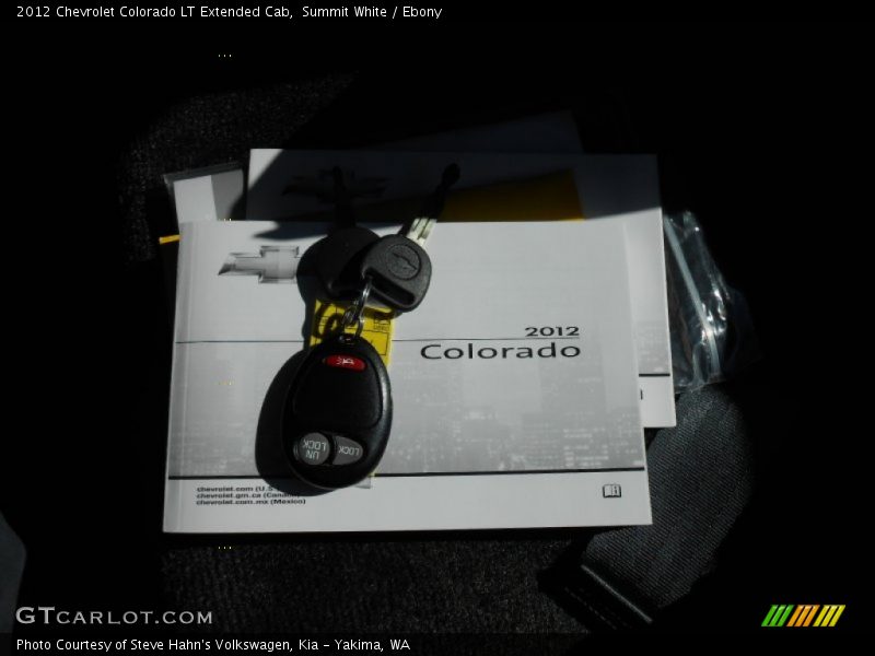 Summit White / Ebony 2012 Chevrolet Colorado LT Extended Cab