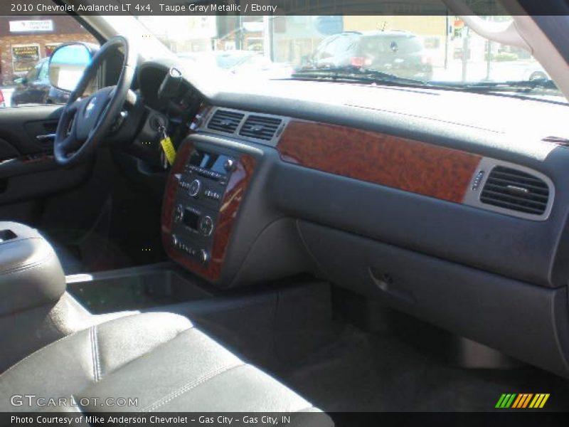Taupe Gray Metallic / Ebony 2010 Chevrolet Avalanche LT 4x4