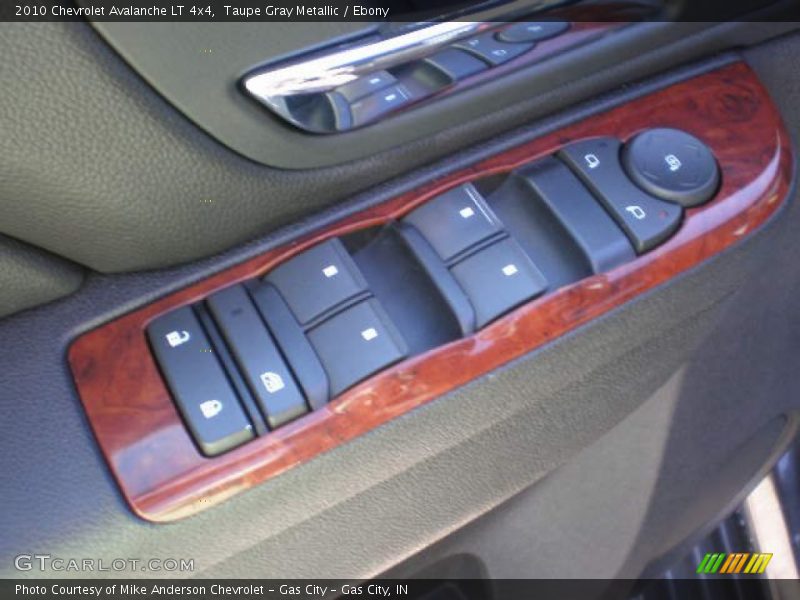 Taupe Gray Metallic / Ebony 2010 Chevrolet Avalanche LT 4x4