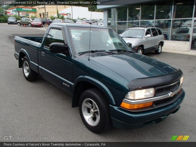 Front 3/4 View of 1998 S10 LS Regular Cab