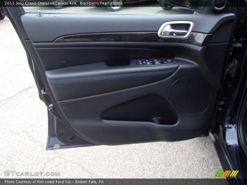 Blackberry Pearl / Black 2011 Jeep Grand Cherokee Laredo 4x4