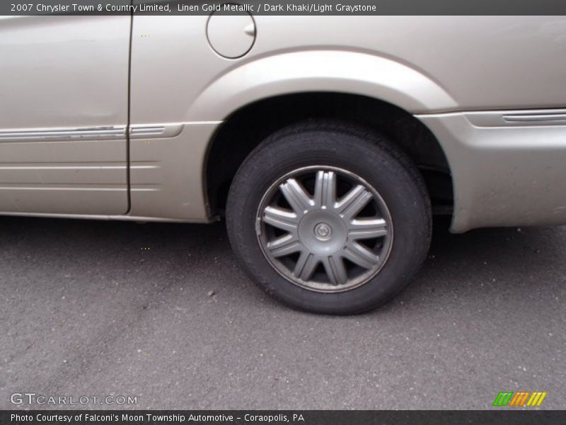 Linen Gold Metallic / Dark Khaki/Light Graystone 2007 Chrysler Town & Country Limited