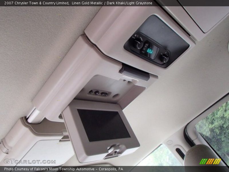 Linen Gold Metallic / Dark Khaki/Light Graystone 2007 Chrysler Town & Country Limited
