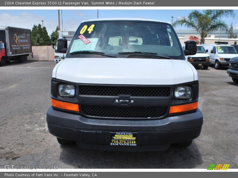 Summit White / Medium Dark Pewter 2004 Chevrolet Express 3500 LS Passenger Van