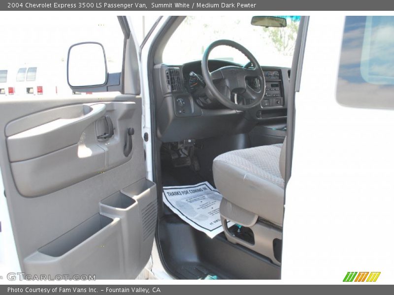 Summit White / Medium Dark Pewter 2004 Chevrolet Express 3500 LS Passenger Van