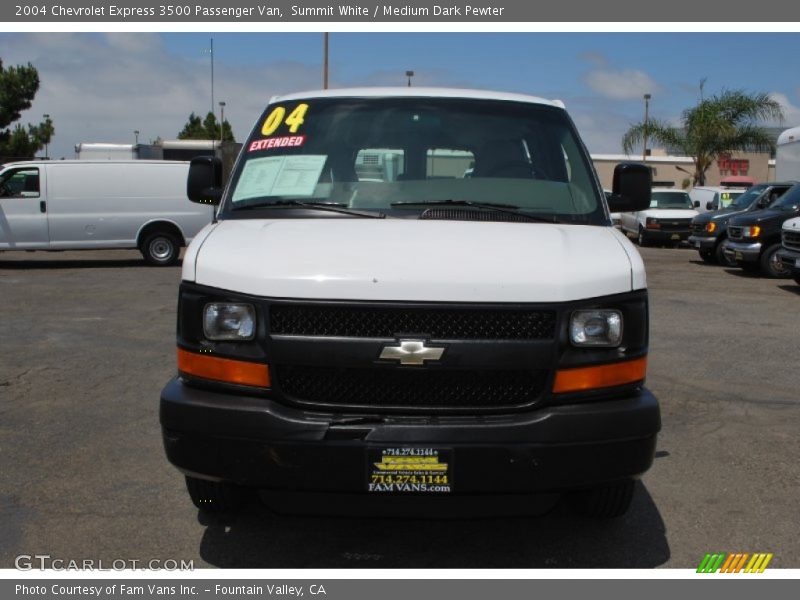 Summit White / Medium Dark Pewter 2004 Chevrolet Express 3500 Passenger Van