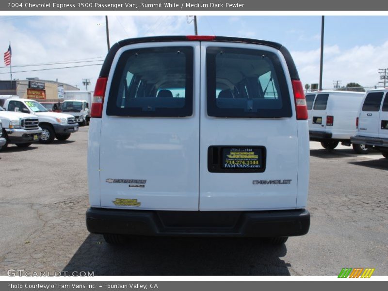 Summit White / Medium Dark Pewter 2004 Chevrolet Express 3500 Passenger Van
