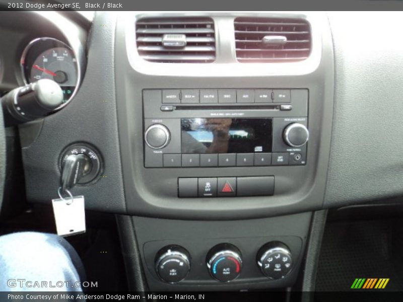 Black / Black 2012 Dodge Avenger SE