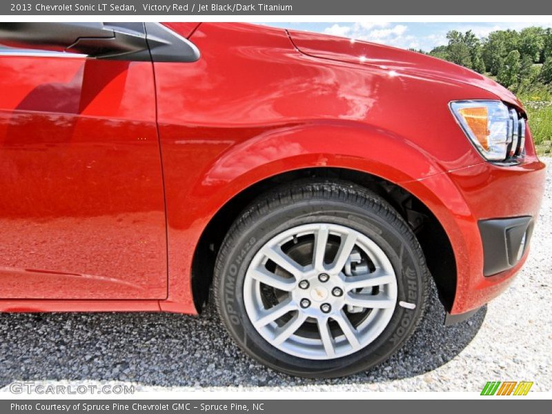 Victory Red / Jet Black/Dark Titanium 2013 Chevrolet Sonic LT Sedan
