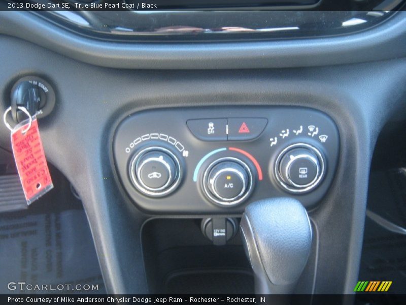 True Blue Pearl Coat / Black 2013 Dodge Dart SE