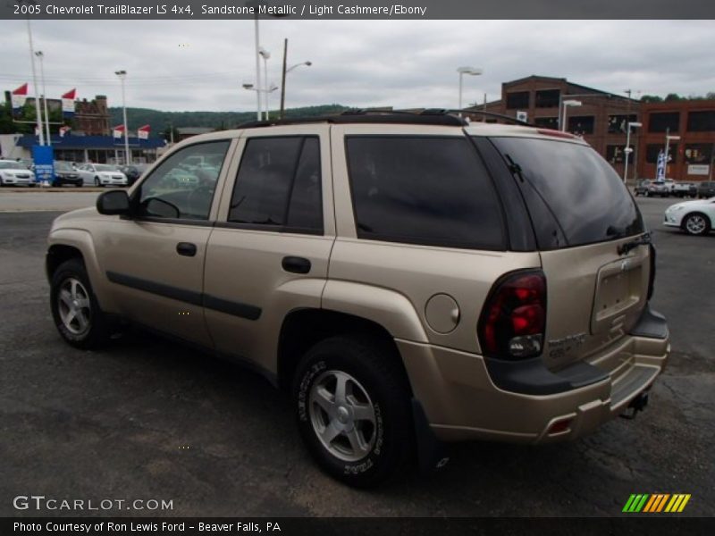 Sandstone Metallic / Light Cashmere/Ebony 2005 Chevrolet TrailBlazer LS 4x4