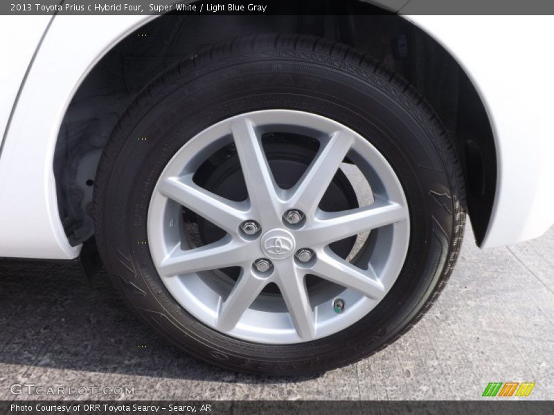 Super White / Light Blue Gray 2013 Toyota Prius c Hybrid Four