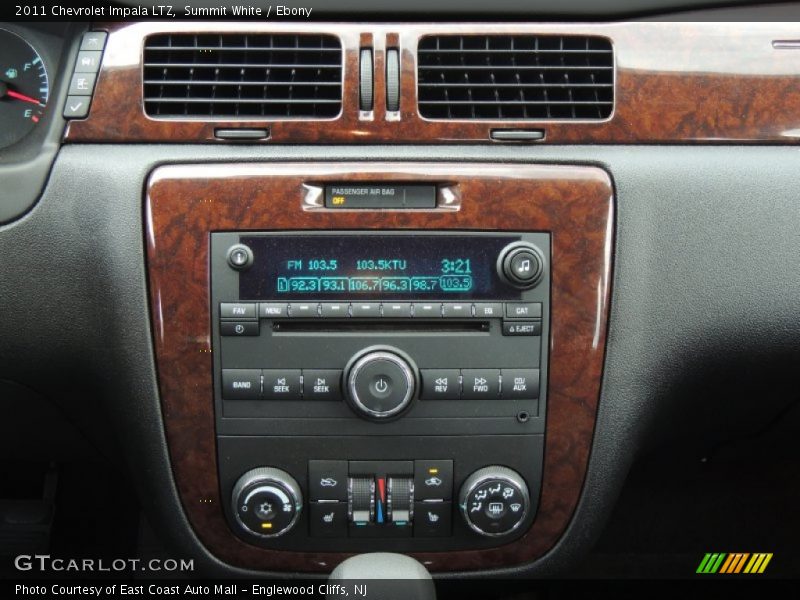 Summit White / Ebony 2011 Chevrolet Impala LTZ