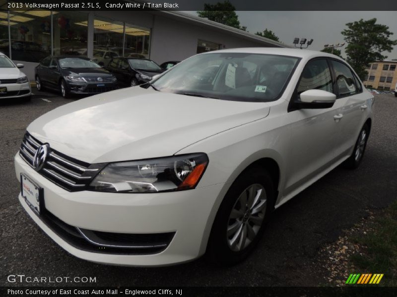 Candy White / Titan Black 2013 Volkswagen Passat 2.5L S