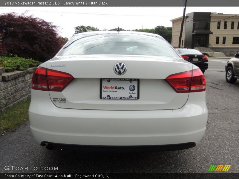 Candy White / Titan Black 2013 Volkswagen Passat 2.5L S