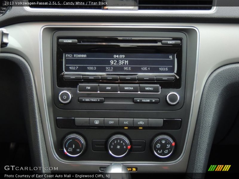 Candy White / Titan Black 2013 Volkswagen Passat 2.5L S