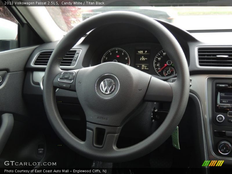 Candy White / Titan Black 2013 Volkswagen Passat 2.5L S