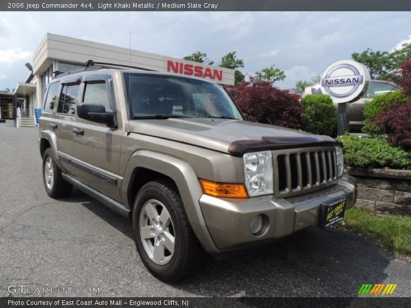Light Khaki Metallic / Medium Slate Gray 2006 Jeep Commander 4x4