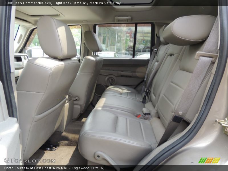Light Khaki Metallic / Medium Slate Gray 2006 Jeep Commander 4x4