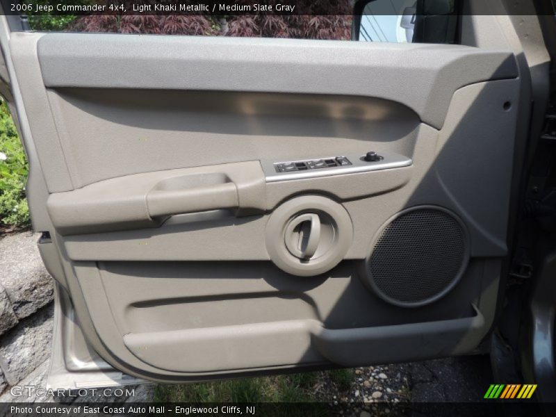 Light Khaki Metallic / Medium Slate Gray 2006 Jeep Commander 4x4