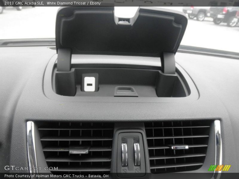 White Diamond Tricoat / Ebony 2013 GMC Acadia SLE
