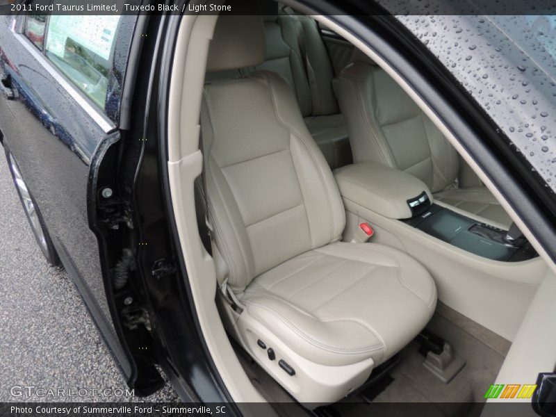 Tuxedo Black / Light Stone 2011 Ford Taurus Limited