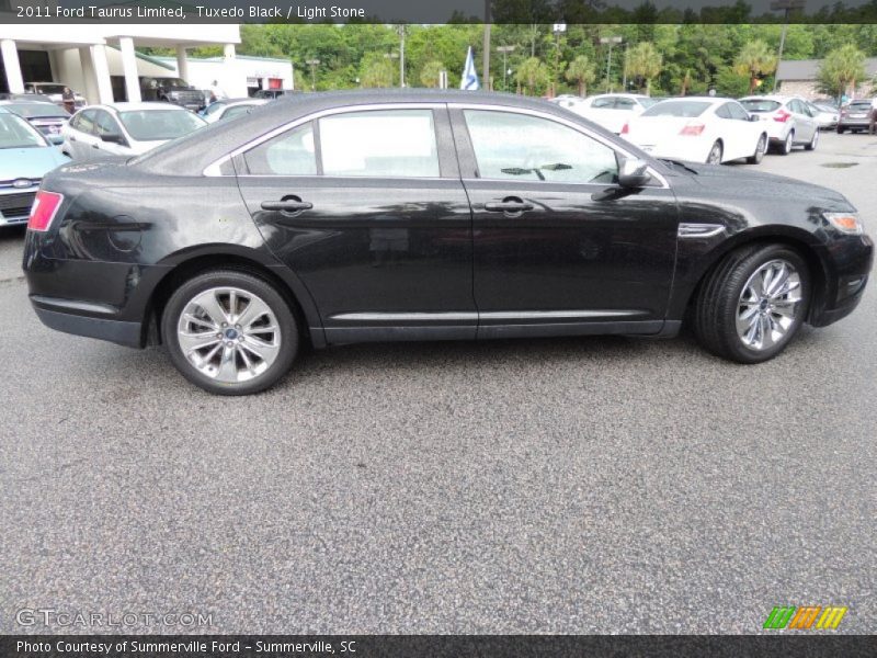 Tuxedo Black / Light Stone 2011 Ford Taurus Limited
