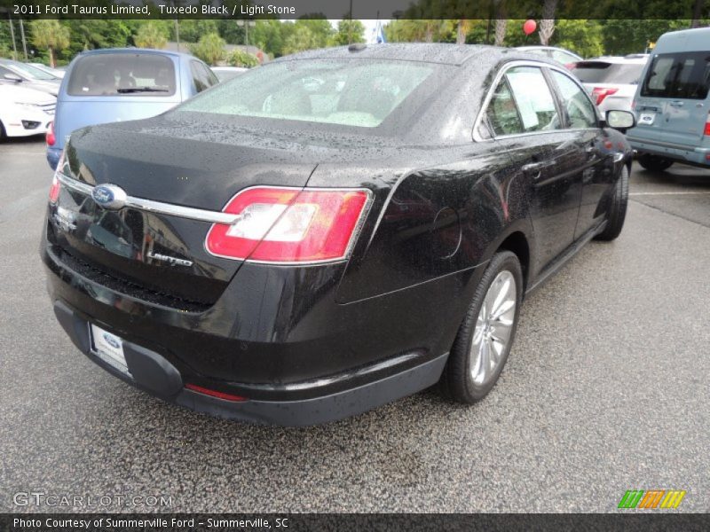 Tuxedo Black / Light Stone 2011 Ford Taurus Limited