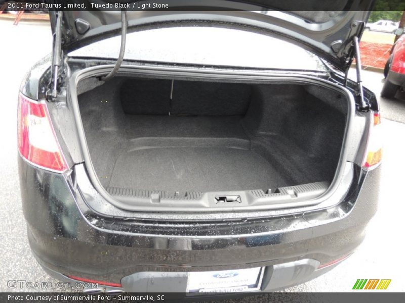 Tuxedo Black / Light Stone 2011 Ford Taurus Limited