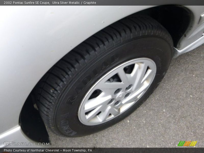 Ultra Silver Metallic / Graphite 2002 Pontiac Sunfire SE Coupe