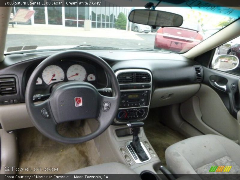 Cream White / Grey 2005 Saturn L Series L300 Sedan