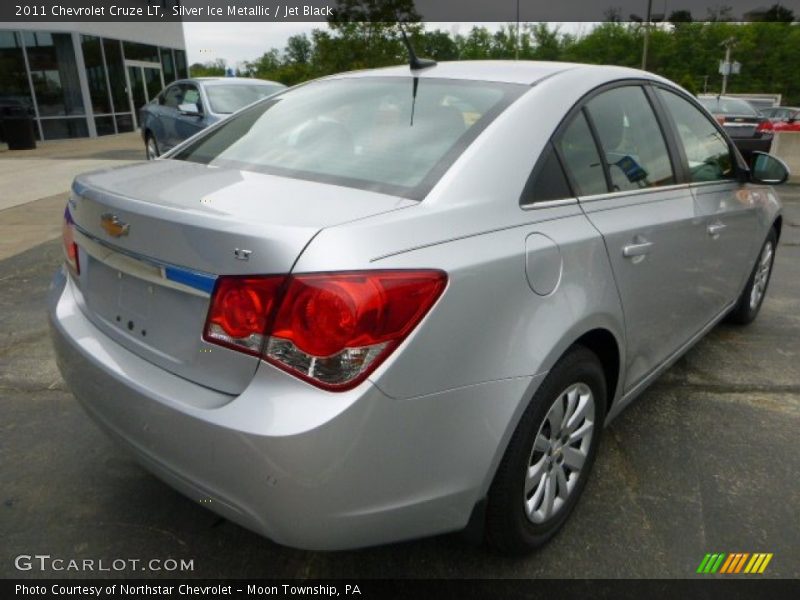 Silver Ice Metallic / Jet Black 2011 Chevrolet Cruze LT