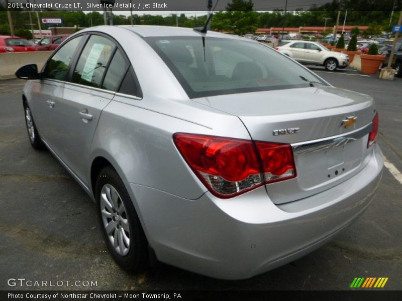 Silver Ice Metallic / Jet Black 2011 Chevrolet Cruze LT