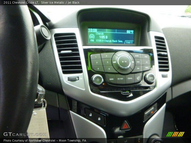 Silver Ice Metallic / Jet Black 2011 Chevrolet Cruze LT