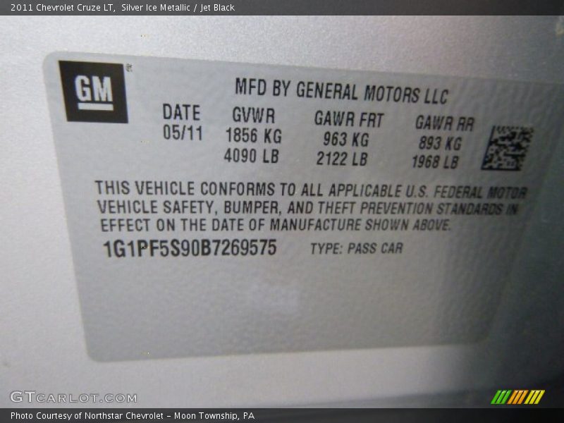 Silver Ice Metallic / Jet Black 2011 Chevrolet Cruze LT