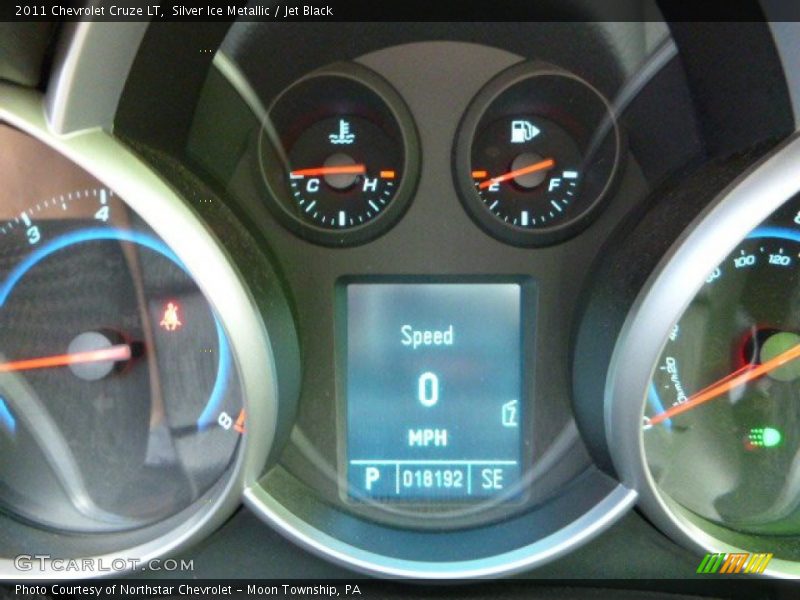 Silver Ice Metallic / Jet Black 2011 Chevrolet Cruze LT