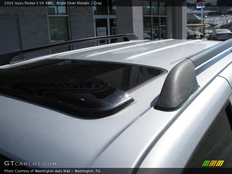 Bright Silver Metallic / Gray 2003 Isuzu Rodeo S V6 4WD