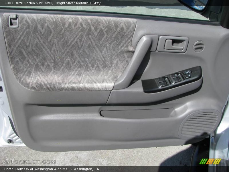 Bright Silver Metallic / Gray 2003 Isuzu Rodeo S V6 4WD