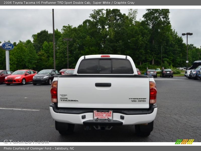 Super White / Graphite Gray 2006 Toyota Tacoma V6 PreRunner TRD Sport Double Cab