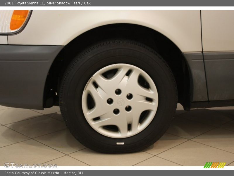 Silver Shadow Pearl / Oak 2001 Toyota Sienna CE