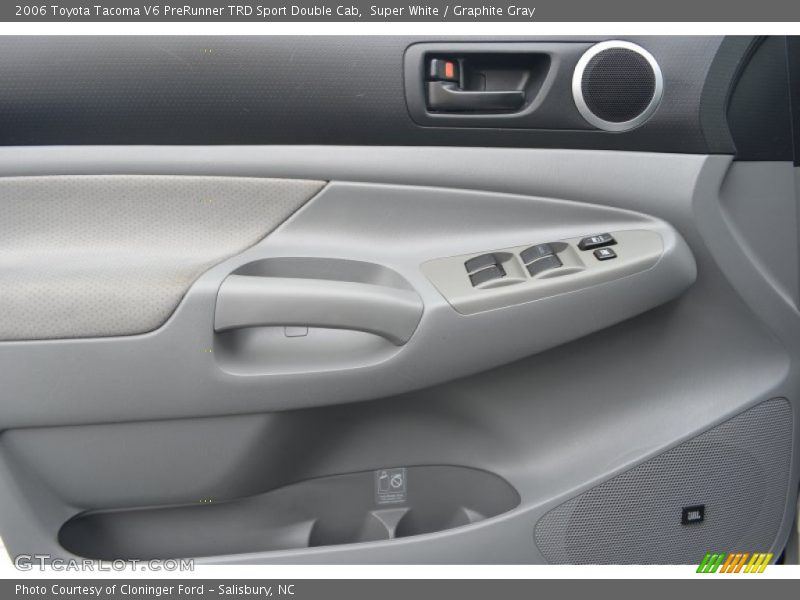 Super White / Graphite Gray 2006 Toyota Tacoma V6 PreRunner TRD Sport Double Cab