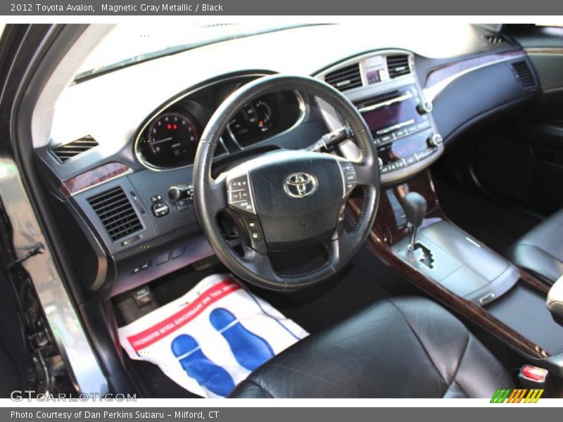 Magnetic Gray Metallic / Black 2012 Toyota Avalon