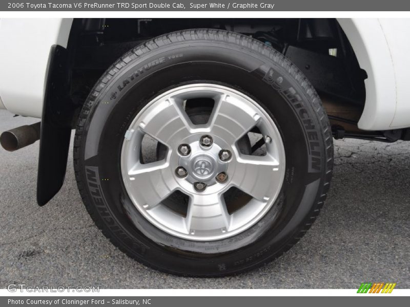 Super White / Graphite Gray 2006 Toyota Tacoma V6 PreRunner TRD Sport Double Cab