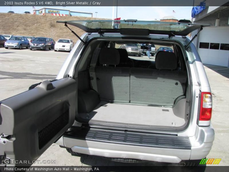 Bright Silver Metallic / Gray 2003 Isuzu Rodeo S V6 4WD
