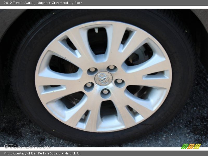 Magnetic Gray Metallic / Black 2012 Toyota Avalon