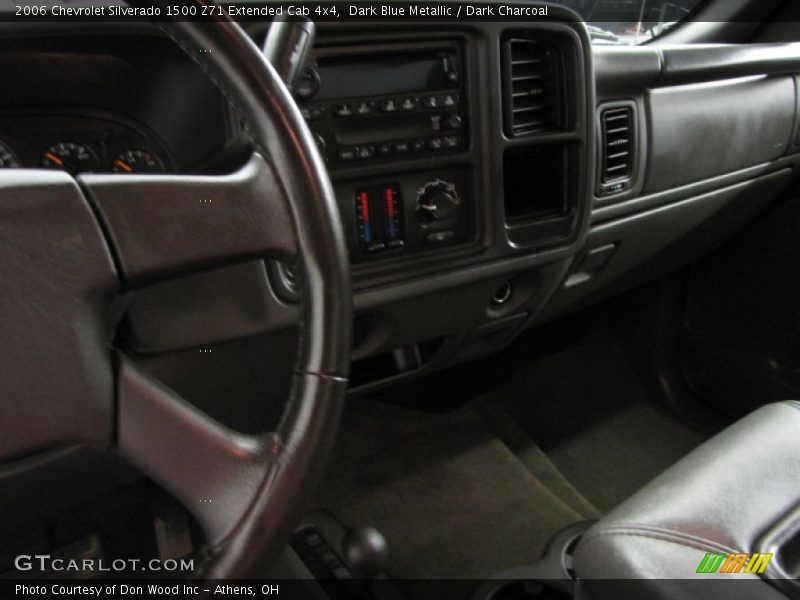 Dark Blue Metallic / Dark Charcoal 2006 Chevrolet Silverado 1500 Z71 Extended Cab 4x4