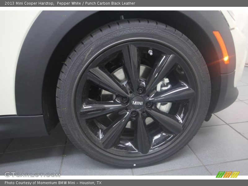 Pepper White / Punch Carbon Black Leather 2013 Mini Cooper Hardtop