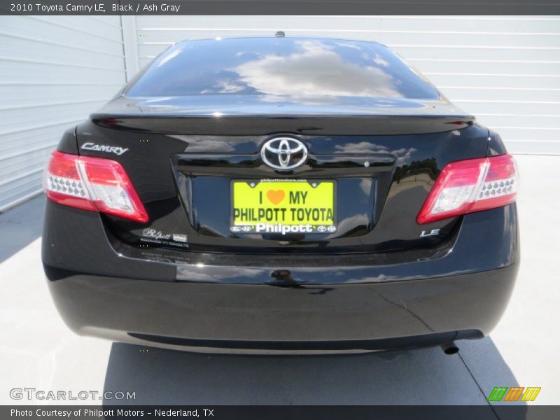 Black / Ash Gray 2010 Toyota Camry LE