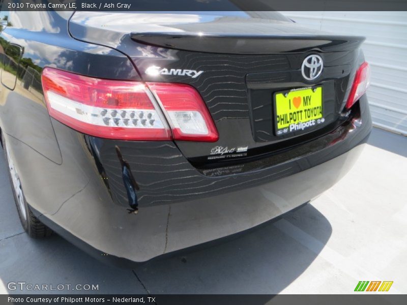 Black / Ash Gray 2010 Toyota Camry LE