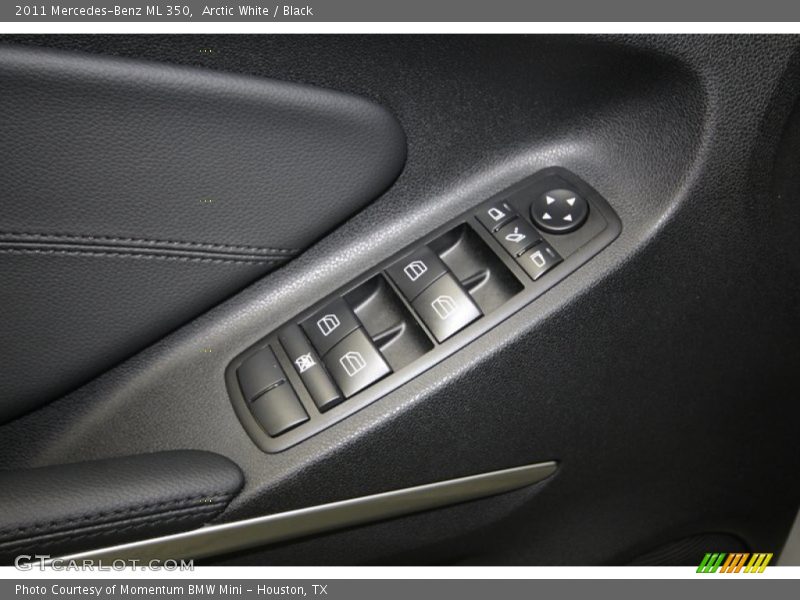 Arctic White / Black 2011 Mercedes-Benz ML 350
